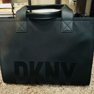 DKNY Medium Black Hadlee Tote/Crossbody